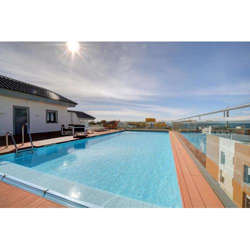 Central but quiet, pool and WIFI - fibre