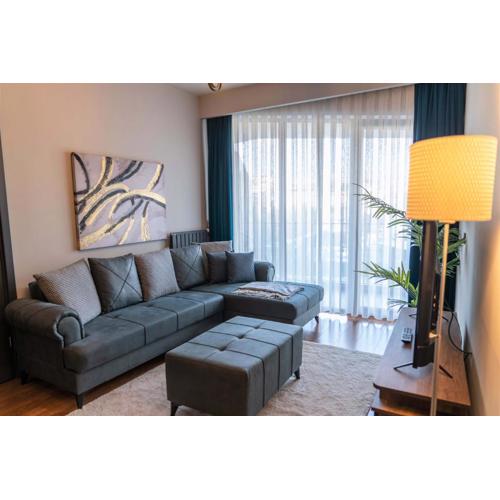 Central City Apartment With Premium Amenities