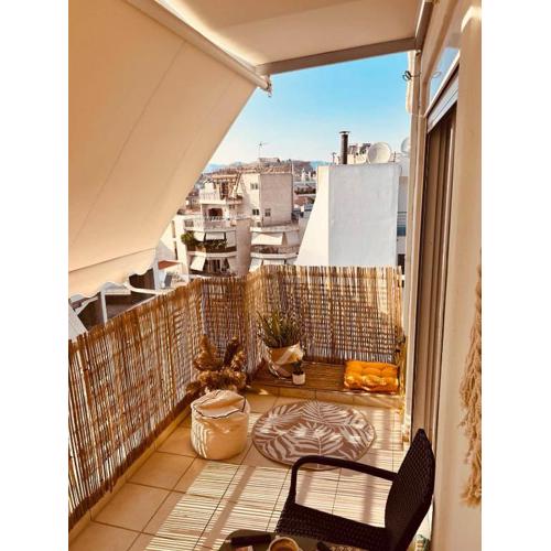 Central & Comfortable, with Acropolis view