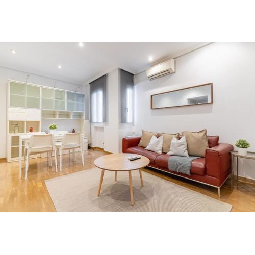 Central Cozy -1Bedroom 1Bath -Anton Martin