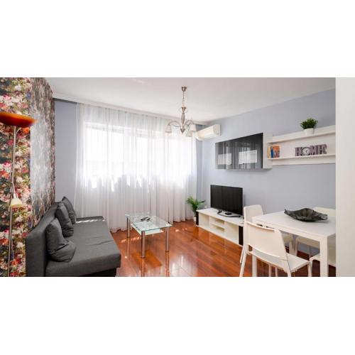 Central Cozy 1BD Compact Chic Living by Flat Mаnager