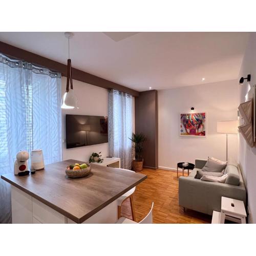 Central Cozy Apartment Near the Beach
