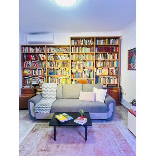 Central Duplex Tirana up to 10 Guests 2 Baths & Kitchen