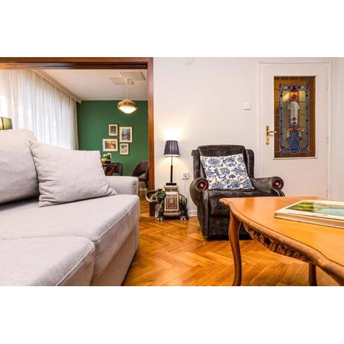 Central Family Apt Fuzzy Muzzy 2 bedrooms MU University