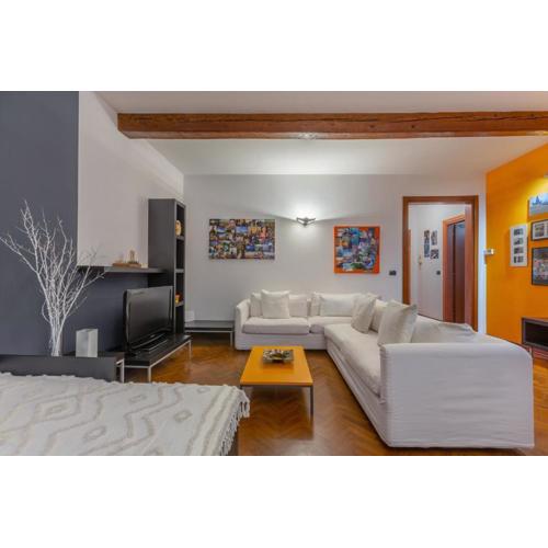 Central Ferrara Apartment