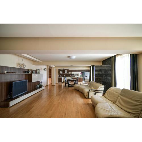 Central flat with Monster living room