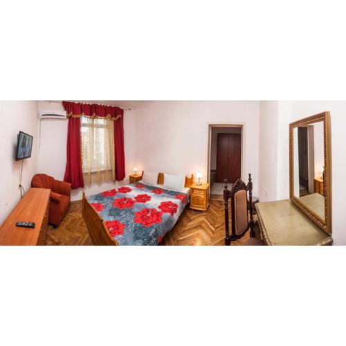 Central GuestHouse Five Corners