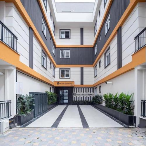 Central Location 2 Bedroom Apt