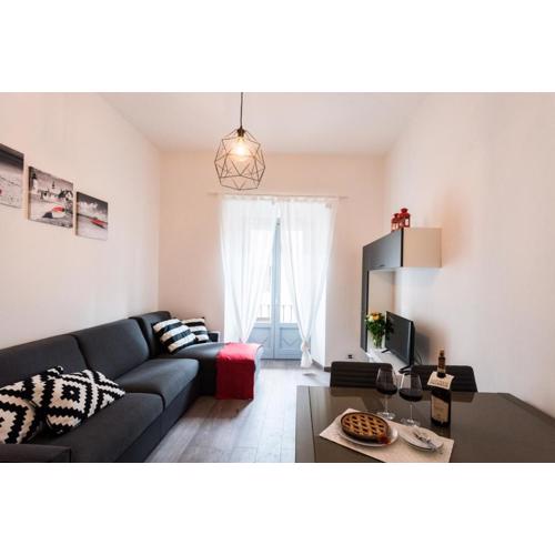 Central & Modern Apartment by Rent All Como