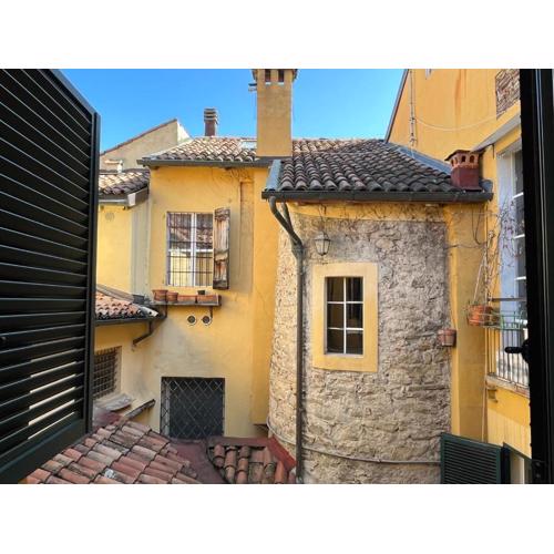 Central Penthouse G Reni
