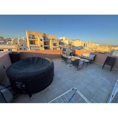Central Penthouse Suite BBQ&Hot Tub 5Min Walk2Sea