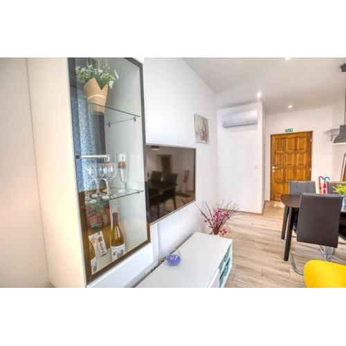 Central position apartment Theater