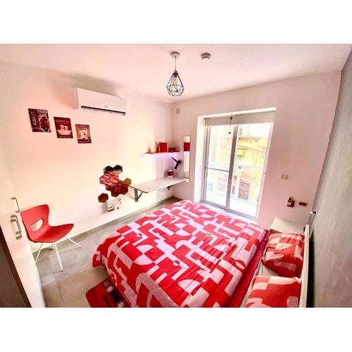 Central Private En-Suite with Balcony in shared residence