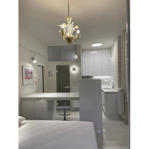 Central Small Apartment in Pagkrati Close to Metro