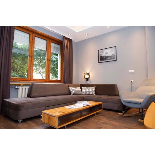 Central Sofia 3-bedroom apartment - Urban Art gallery - Free Parking!