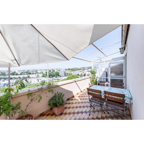 Central Station Terrace Apartment near the sea