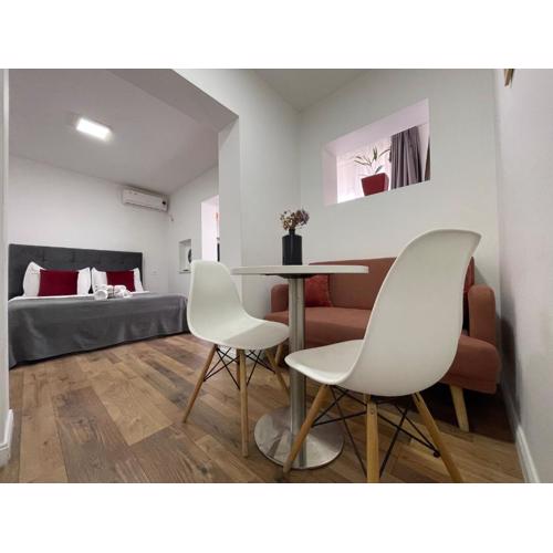 Central Studio Apartments