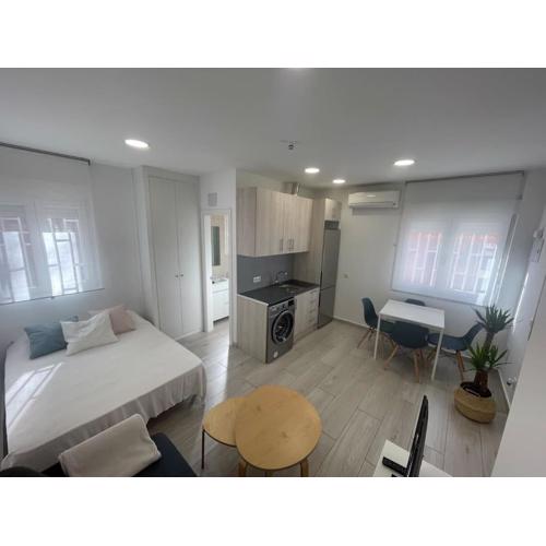 Central studio with parking space-AFRIC
