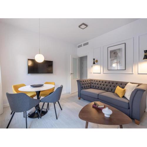 Central stylish and elegant 1 & 2 BR apartments III
