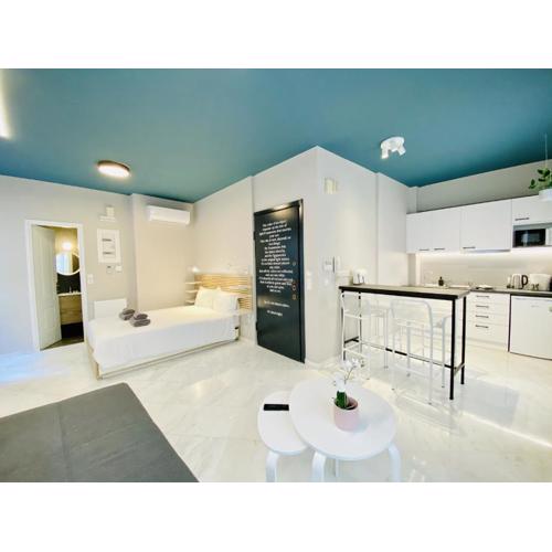 Central Syntagma Square Studio in Athens - Shell