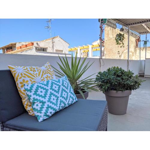 Central Townhouse with Amazing Rooftop Terrace