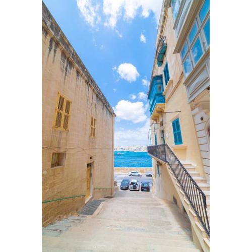 Central Valletta Townhouse-Hosted by Sweetstay