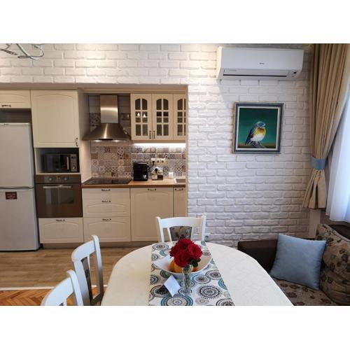 Central Varna Apartment - Lets4Holiday