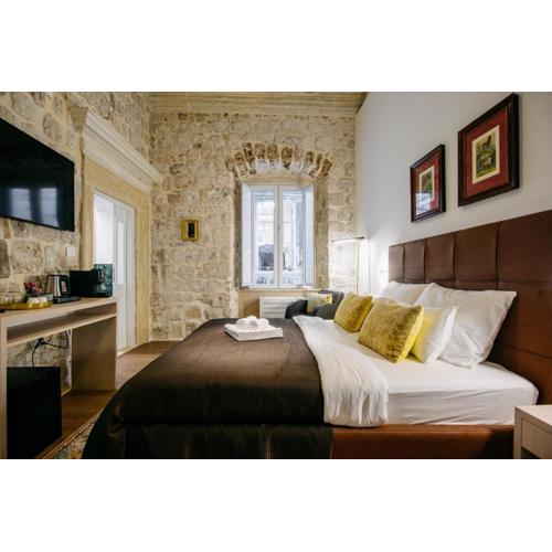 CENTRAL W Apartment & Rooms by DuHomes