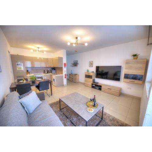 Centrally located and tastefully furnished one bedroom apartment CKNI1-1