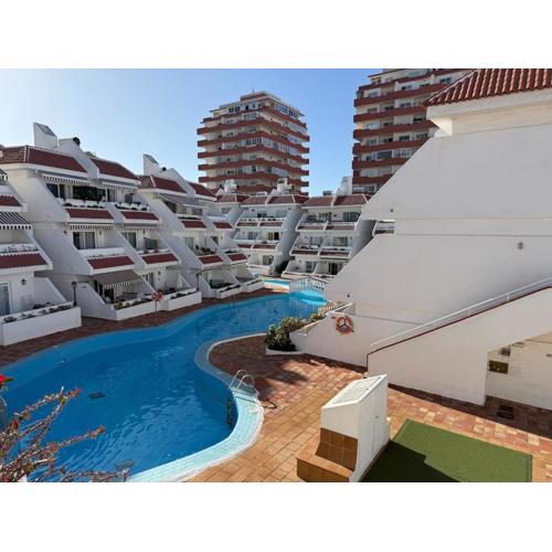 Centrally located M, bright and sunny apartment with terrace and pool views