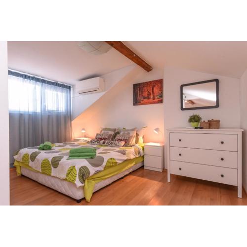 Centrally Located Studio with a 360 terrace
