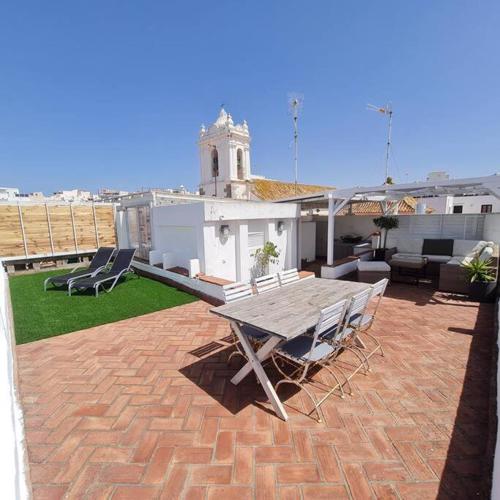 Centre old town rooftop apartment
