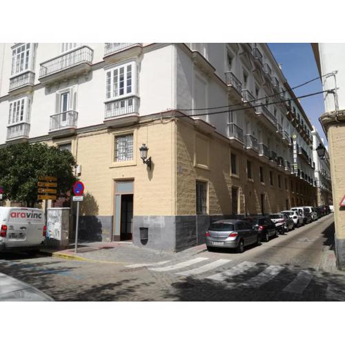 Centro Histórico con parking Cádiz