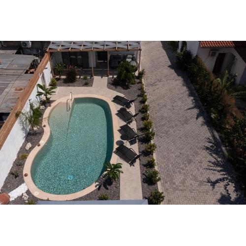 Centro Stone House