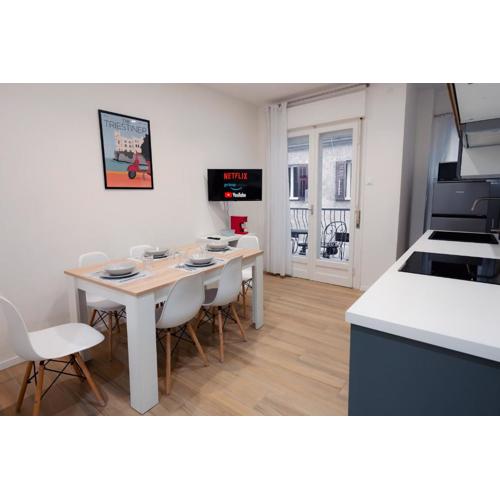 [Centro Storico] Moderno Trilocale con Balcone