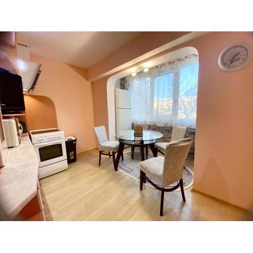 Chaika 29 - 3BD Apartment for 5 people, 10min from the beach