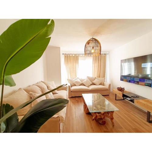 Chakra House Fuerteventura - Affordable Rooms in a Cozy Guesthouse