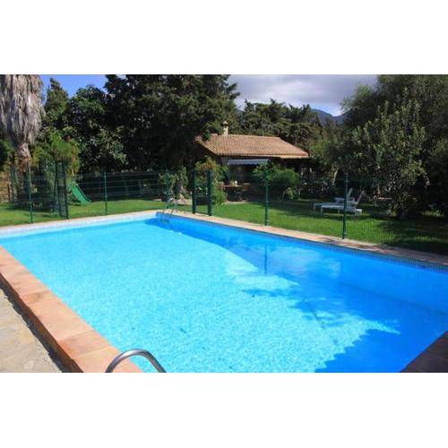 Chalet con piscina y playa a 5 min