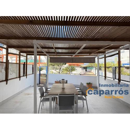 Chalet El Coto Vera Playa, Tres dormitorios, Urbanización Piscina, Terraza, Sótano, Garaje