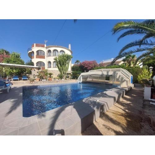 Chalet Los Almendros con piscina privada