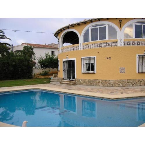 Chalet piscina privado,12 personasDenia