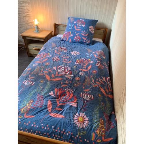 Chambre 4 avec un lit simple