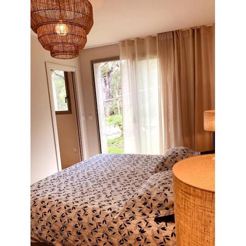 Chambre Cosy dans villa de standing avec piscine