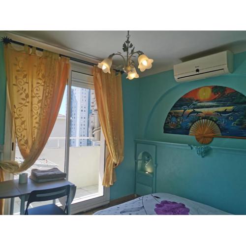 Chambre privée dans un appartement de 4 chambres