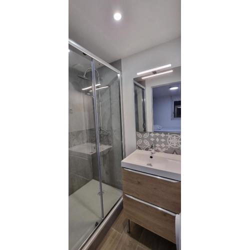 Chambres avec douche privative dans appartement partagé - Metro - Wifi