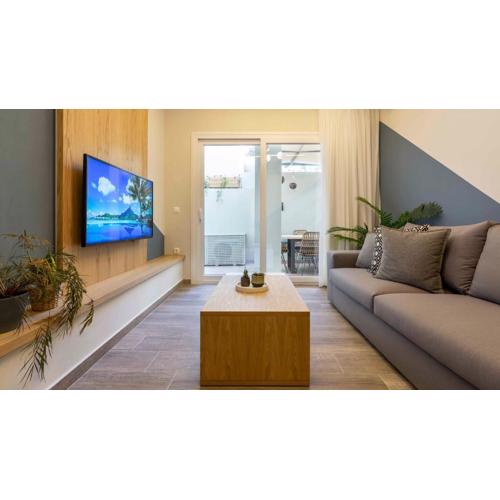 “Champions” Apartment in N. Kosmos neighbourhood