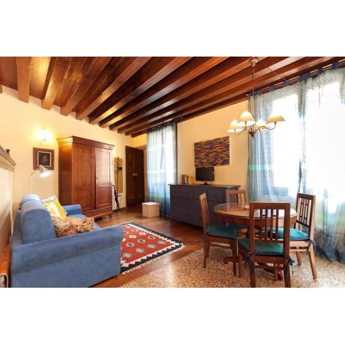 Charm apartment - close to Rialto and San Marco