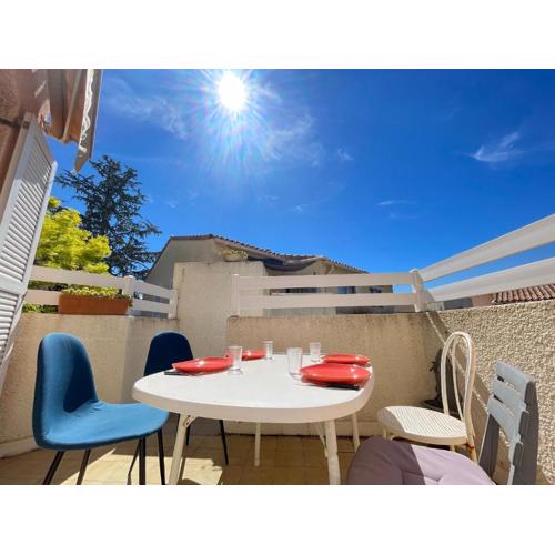 Charmant 2 pièces à 500m plage avec terrasse et parking à Sète - FR-1-338-404