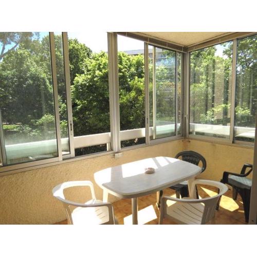 Charmant 2 pièces au calme, centre-ville Sainte-Maxime, clim, proche plage, parking privé. - FR-1-780-50