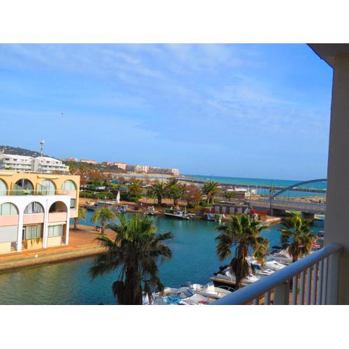 Charmant T2 à Sète avec Loggia et Parking - FR-1-472-123